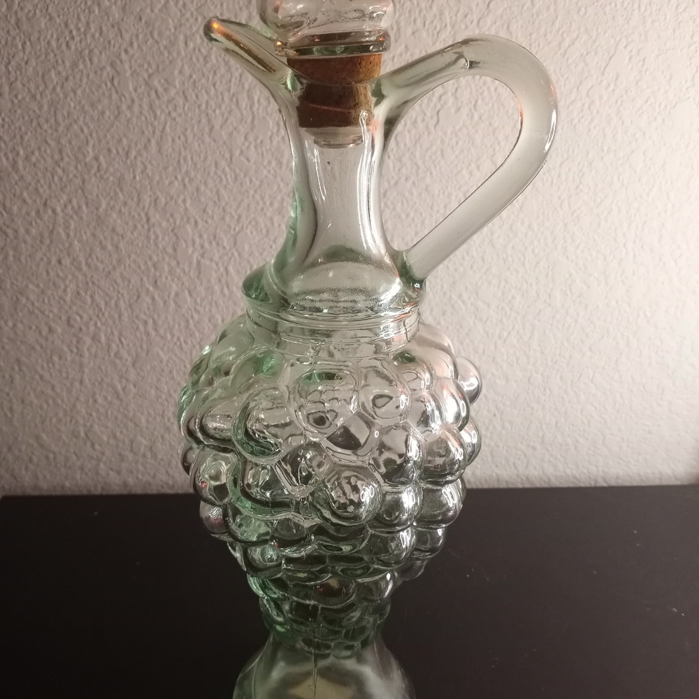 VTG Vetreria Etrusca Spain Pale Green Glass Grapes Pattern 12" Cruet.